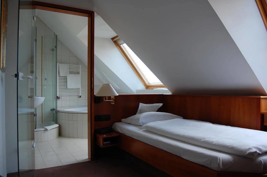 Kubler Stars Hotel Karlsruhe Eksteriør billede