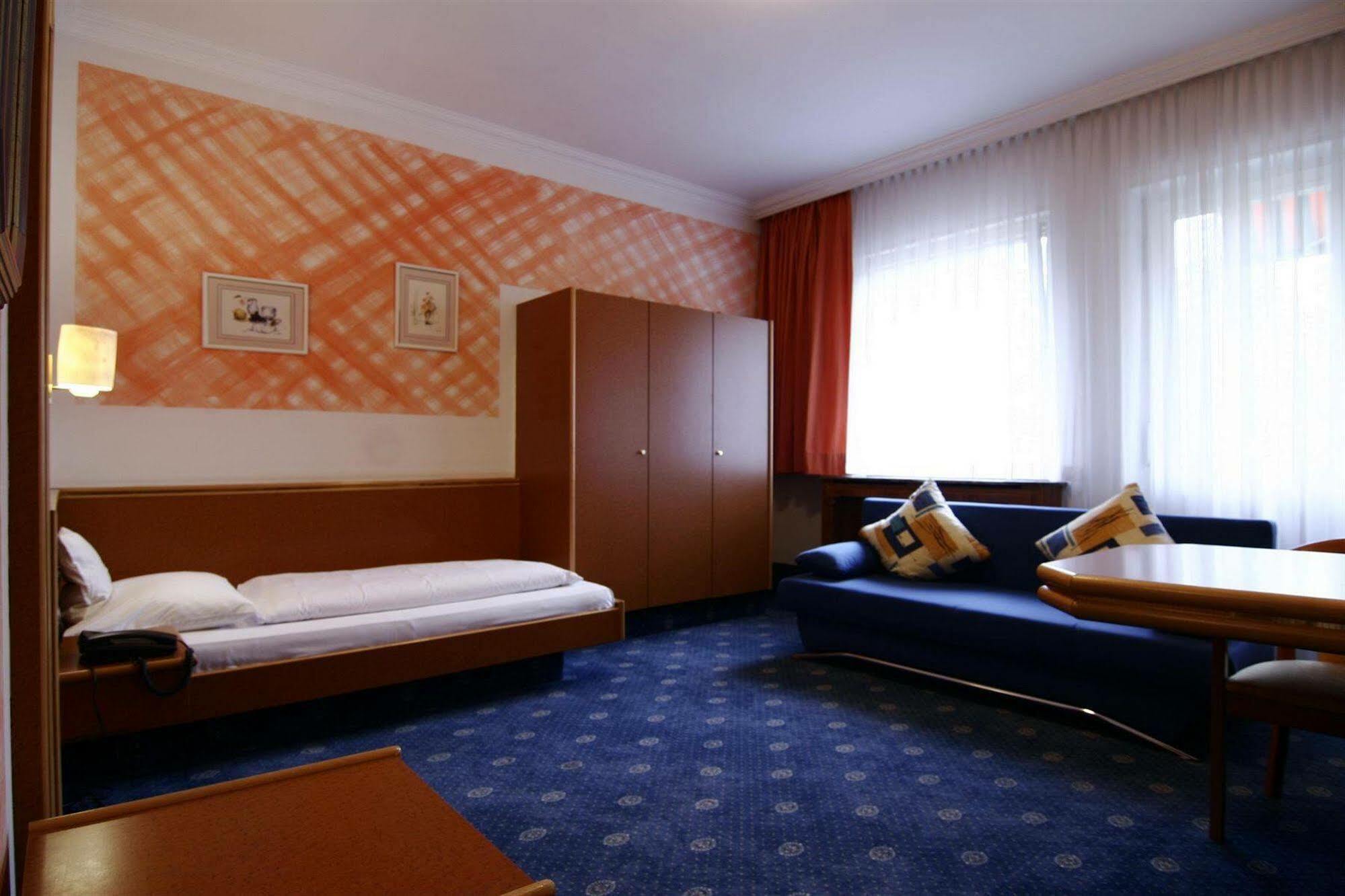 Kubler Stars Hotel Karlsruhe Eksteriør billede