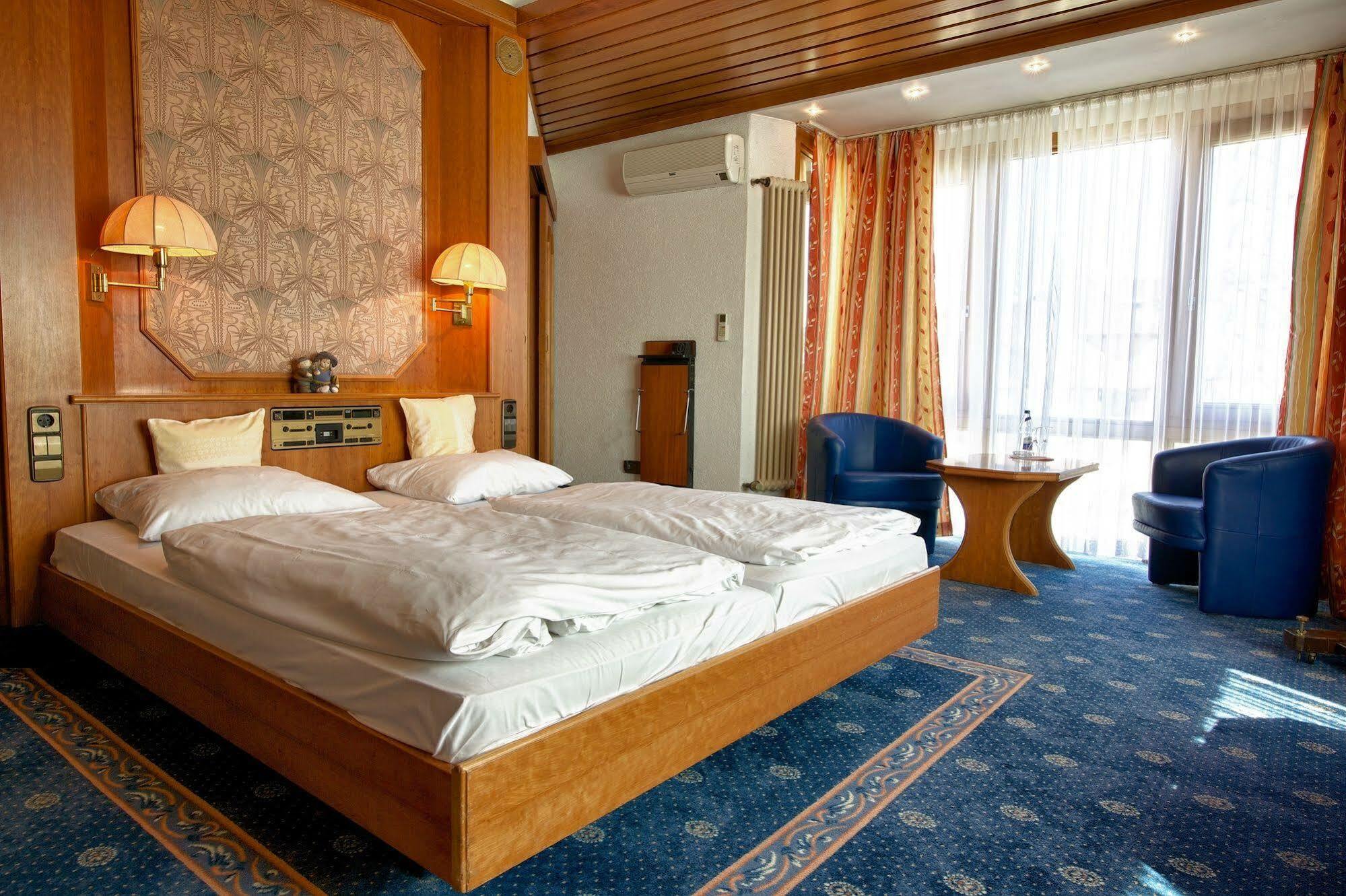 Kubler Stars Hotel Karlsruhe Eksteriør billede
